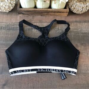 Incredible by Victoria’s Secret Sports Bra